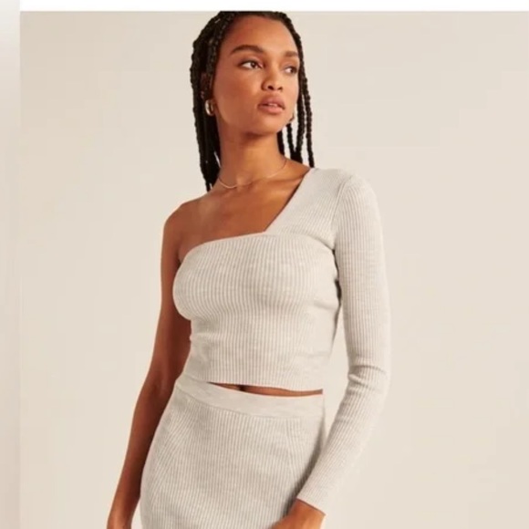 Abercrombie Asymmetrical Sweater XL - Picture 1 of 4